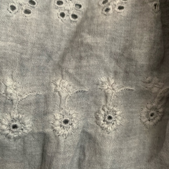 American Eagle Gray Off the Shoulders Eyelet Crop Top - Picture 4 of 6